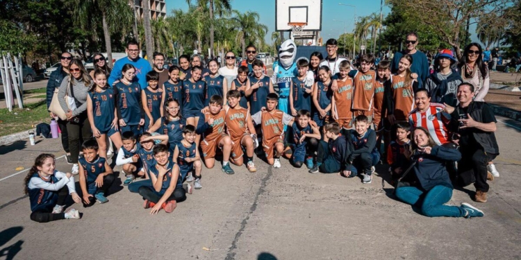 La Pulga Básquet: un sueño que empezó con 9 chicos y hoy juega en la Liga Provincial 1 La Pulga Básquet: un sueño que empezó con 9 chicos y hoy juega en la Liga Provincial