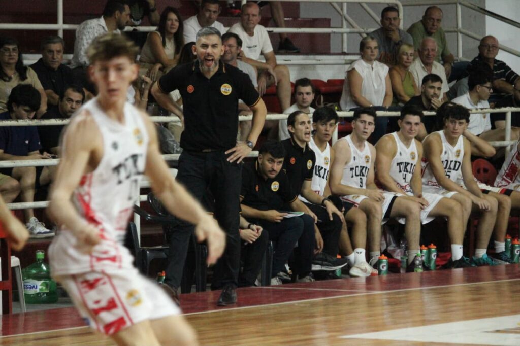 Tokio con el objetivo puesto en volver a la Liga Federal 5 Tokio con el objetivo puesto en volver a la Liga Federal 4