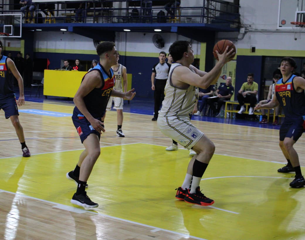 Capri manejó el partido y se quedó con el duelo ante Mitre 9 Capri manejó el partido y se quedó con el duelo ante Mitre 8
