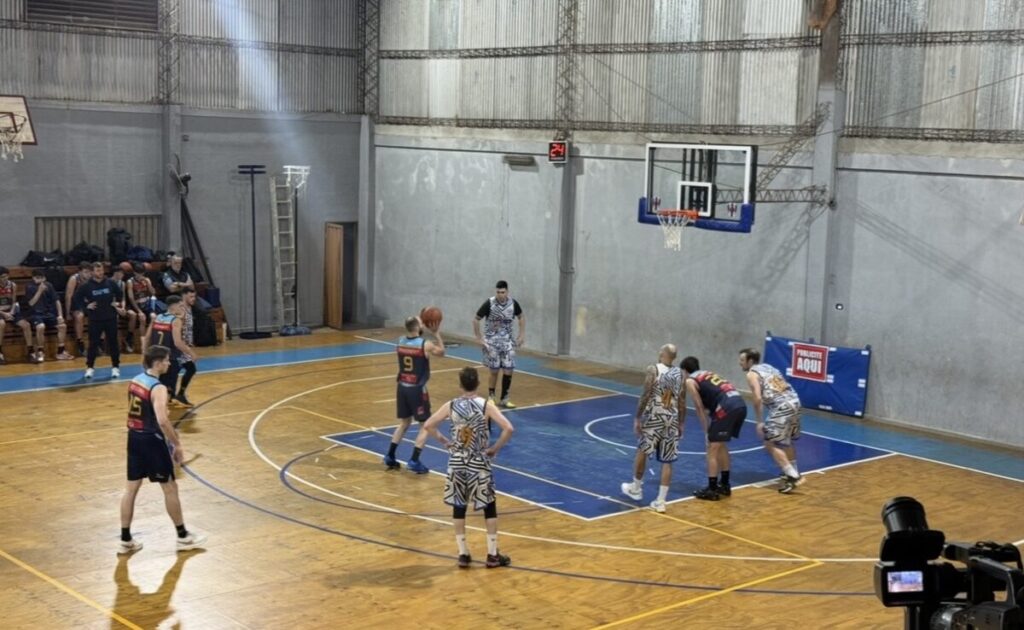 Triunfo aplastante de CAPRI para seguir invicto  10
